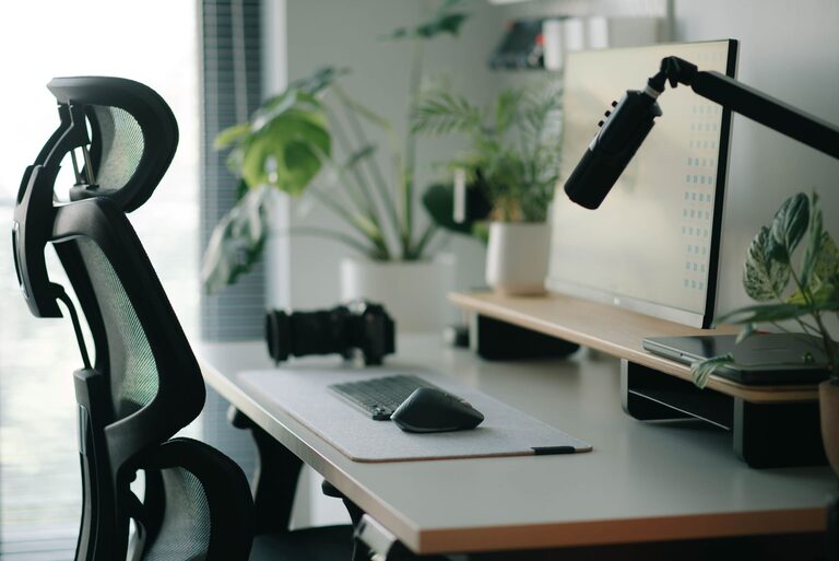 How to Choose a Comfortable Desk Chair: Tips for Better Seating